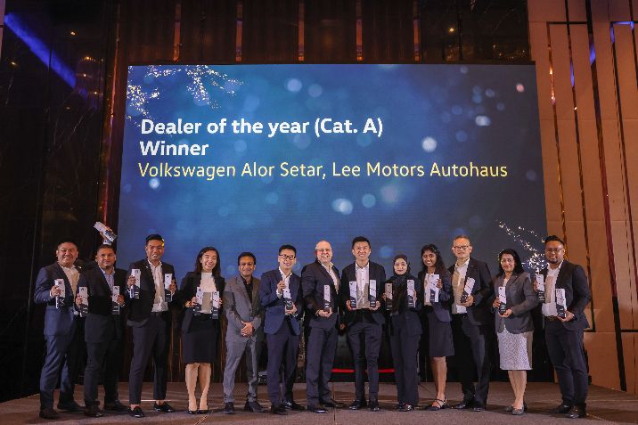  Lee Motors are proud to celebrate a remarkable achievement of the 2024 Volkswagen Dealer Awards